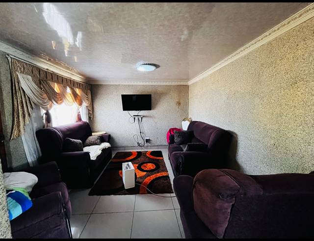 2 BEDROOM HOUSE FOR SALE IN EVATON WEST